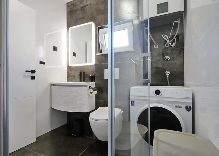 Marija With Free Parking *