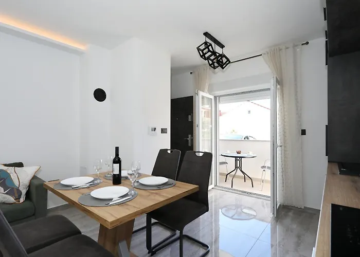 Marija With Free Parking *